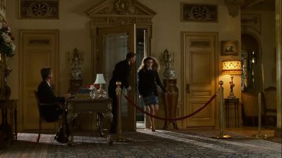 - Hi, Adolpho, I'm late.
- She's late. - The Princess Diaries