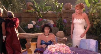 Hi Betty - The Flintstones in Viva Rock Vegas