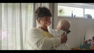 - Hi.
- Bobbi, give me the baby. - The Baby