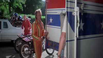 Hi, boys. - Viva Knievel!