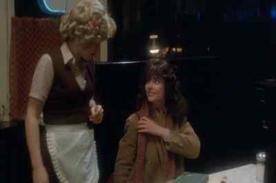 - Hi.
- Carol, just coffee, please. - Night School