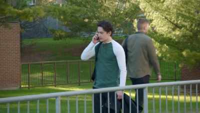 - Hi, Cassie.
- Kyle, hi. - The Cheerleader Escort