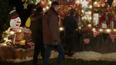 Hi. Could I have
two hot chocolates - Christmas Is You