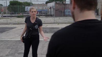 - Hi, Damon, right?
- Yeah. - Chicago Fire