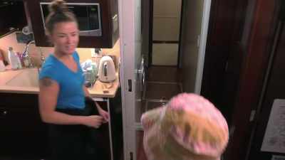 - Hi, darling, how you going?
- Great. - Below Deck Down Under