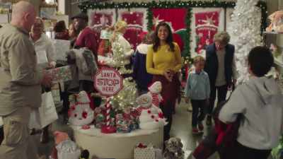 Hi, does anyone
need any help? - Christmas 9 to 5