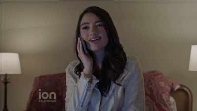 Hi, Donna, hi.
This is Haley Foster calling. - A Wedding for Christmas