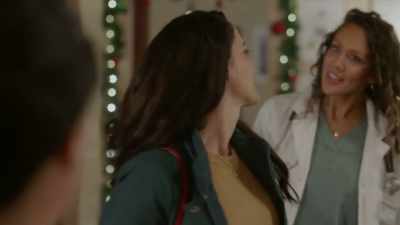 - Hi, Dr. Morgan, you're back!
- Hey, Stacy! - Angel Falls Christmas