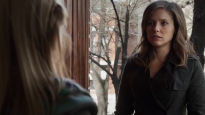 - Hi, erin.
- Emmy, liam. - Chicago P.D.