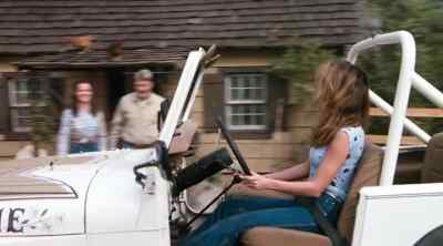 -Hi, Esther.
-Hi, Daisy, how are you? - The Dukes of Hazzard