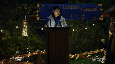 Hi everybody, can I get your
attention over here please? - Love on Harbor Island