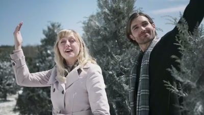 Hi, everyone. Dave found us a tree. - Christmas in Pine Valley