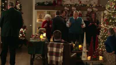Hi, everyone.
Uh, merry Christmas. - Christmas with the Campbells