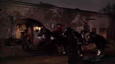 - Hi you Frenchy.
- Hi Harbin. - Rancho Notorious