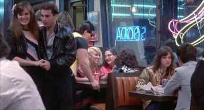 Hi, girls.
How's it goin' tonight? - The Last American Virgin