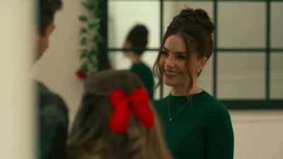 Hi! Grace, don't you look
pretty. - Christmas Keepsake