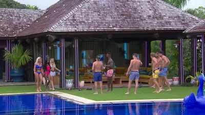 >> HI, GUYS. - Love Island