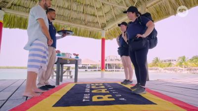 Hi, guys. Welcome to Caye Caulker. - The Amazing Race