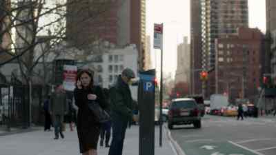Hi.
Hello, it's me. - The Affair