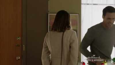 - Hi!
- Hey, come on in! - Once Upon a Christmas Miracle
