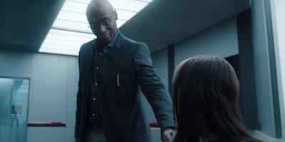 - Hi.
- Hey. - Resident Evil