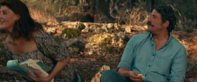 Hi.
- Hey. - My Big Fat Greek Wedding 3