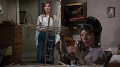 -Hi.
-Hi, Mary Ellen. - The Waltons