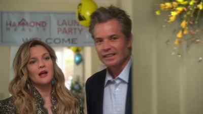- Hi.
- Hi. - Santa Clarita Diet