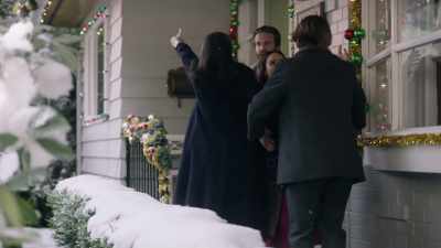 - Hi!
- Hi! - Christmas on Cherry Lane