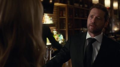 - Hi.
- Hi. - Private Eyes