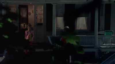 - Hi.
- Hi. Where's the kid? - Pretty Poison