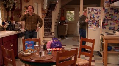 HI, HONEY.
YEAH, IT'S ME. - According to Jim