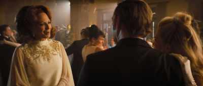 - Hi.
- I believe we met last week. - Palm Royale