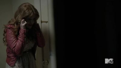 Hi, I-I need the police. - Teen Wolf
