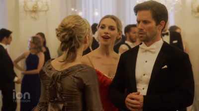 - Hi.
I want to say, "Ashley"? - Best Christmas Ball Ever!