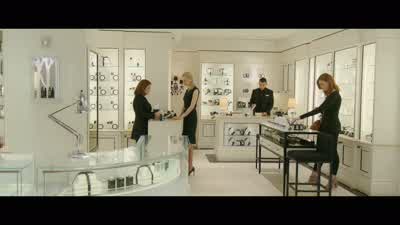 Hi, I'd like to return these. - Ocean's Eight