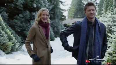 - Hi. I'm Claire Matthews.
- Hi! - Road to Christmas