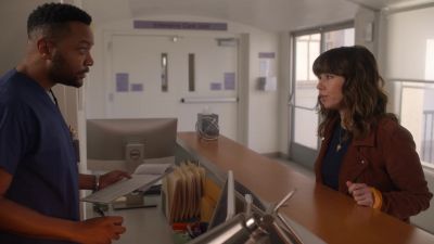 Hi, I'm looking for a Flo Gutierrez. - Dead to Me