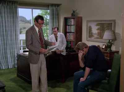 Hi. Is Colonel Austin in here? - The Six Million Dollar Man