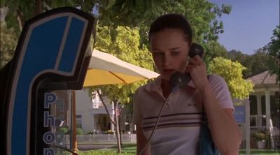 HI, IT'S ME.
WE NEED TO MEET. - Gilmore Girls