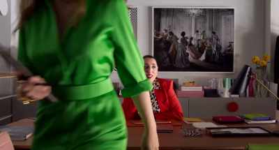 - Hi, Janis.
- You busy? Do you have a second? - Parallel Mothers