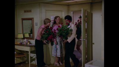 Hi, Jenny, it's Julie. - The Love Boat