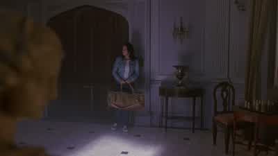 Hello? Hi, little guy. Look at you. Little? I'm not little. I'm hung like a bull, lady. Check it out - Scary Movie 2