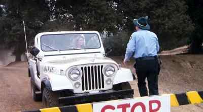-Hi, Miss Daisy.
-Hey, Cletus. - The Dukes of Hazzard