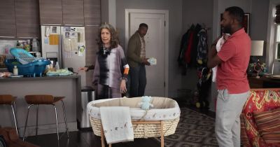 Hi, Mom! Hi, Jacob! - Grace and Frankie