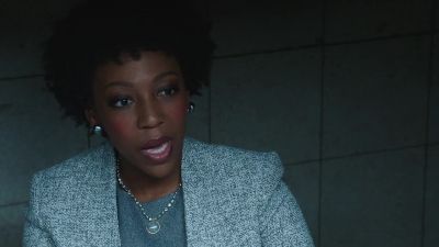 Hi, Mrs. Riley.
I-I made you some cookies. - Blue Bloods