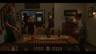 -Hi, Mrs. Spade.
-Another casserole. You hungry? - Heels