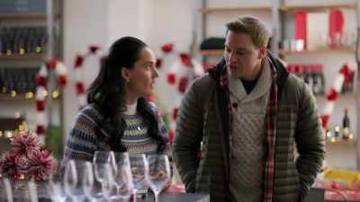 - Hi. Peter Holloway.
[laughs] - A Sprinkle of Christmas