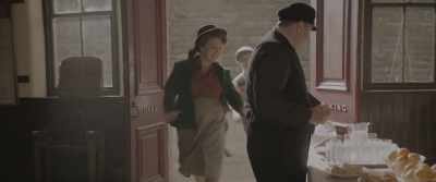 Hi, Richard. Oh, that looks lovely.
(LAUGHS) - The Railway Children Return