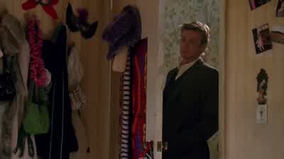 Hi. Who are you? My name's Patrick Jane, I'm with the police. Is this your sister's room? Yes. - The Mentalist